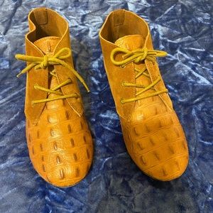 House of Harlow leather shoes